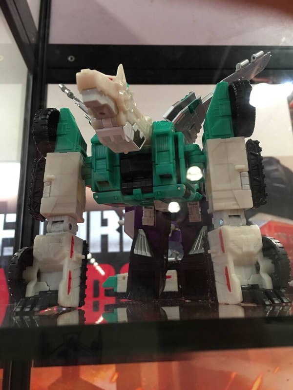 Cybertron Con 2016   Titans Return Sixshot Detailed Display Photos  06 (6 of 27)